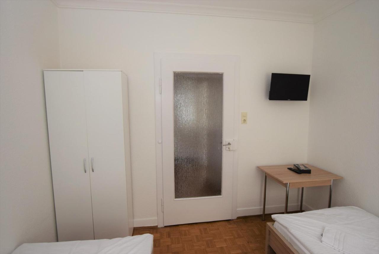 Nuertingen Zimmer ภายนอก รูปภาพ