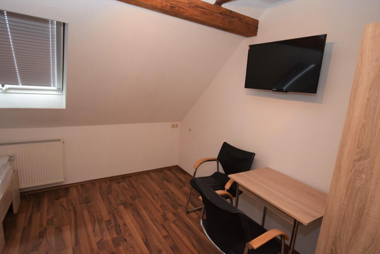 Nuertingen Zimmer ภายนอก รูปภาพ