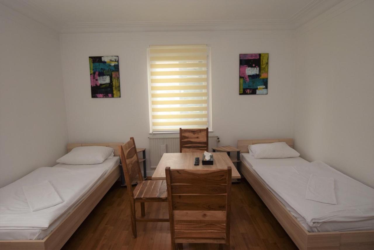 Nuertingen Zimmer ภายนอก รูปภาพ