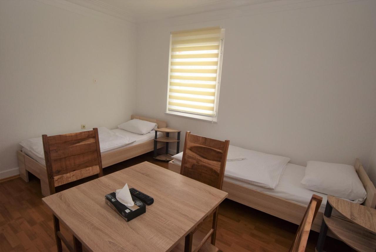 Nuertingen Zimmer ภายนอก รูปภาพ